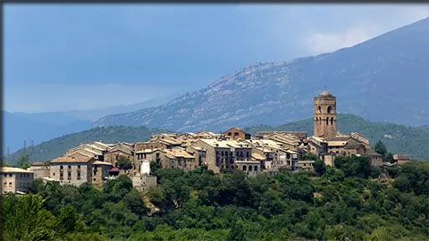 village proche de Huesca 5 ème étape la vuelta 2020
